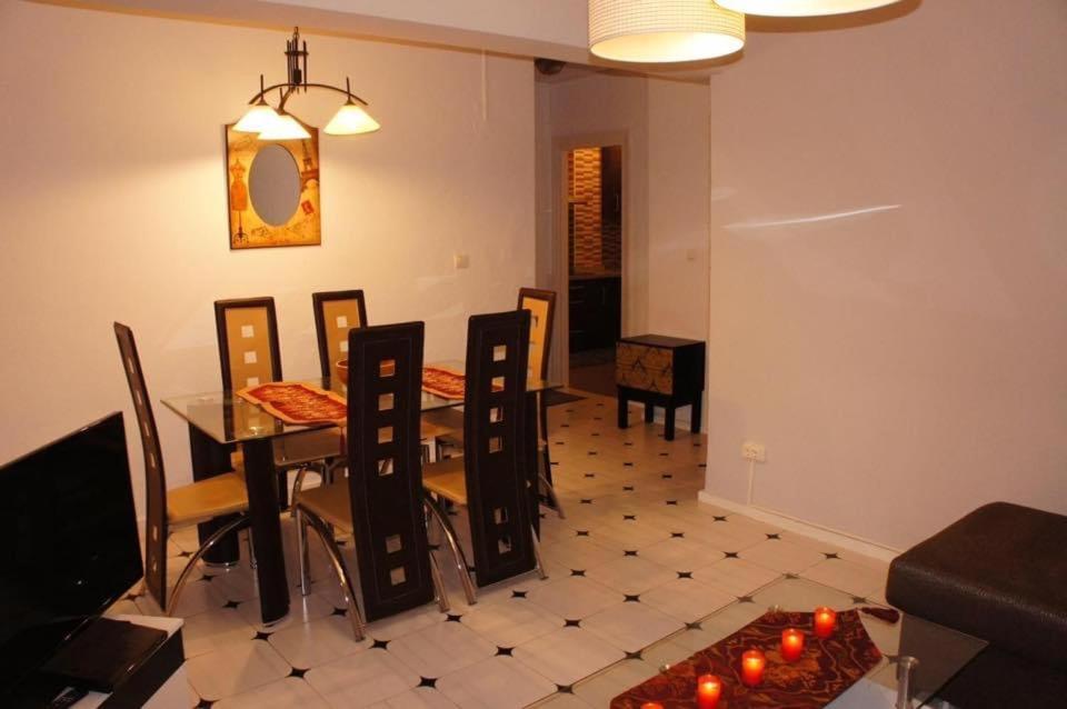 Cozy Apartment In Fuengirola! Baesta Laege Exterior photo